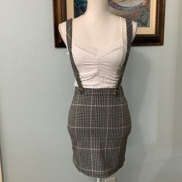 Hollister California mini skirt, new.